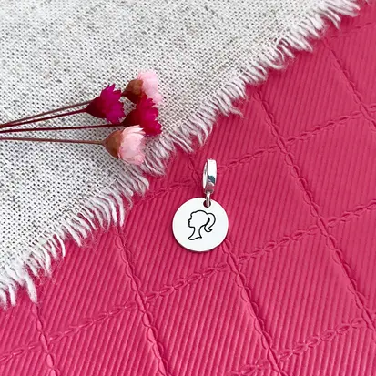 BERLOQUE MEDALHA DESENHO BARBIE